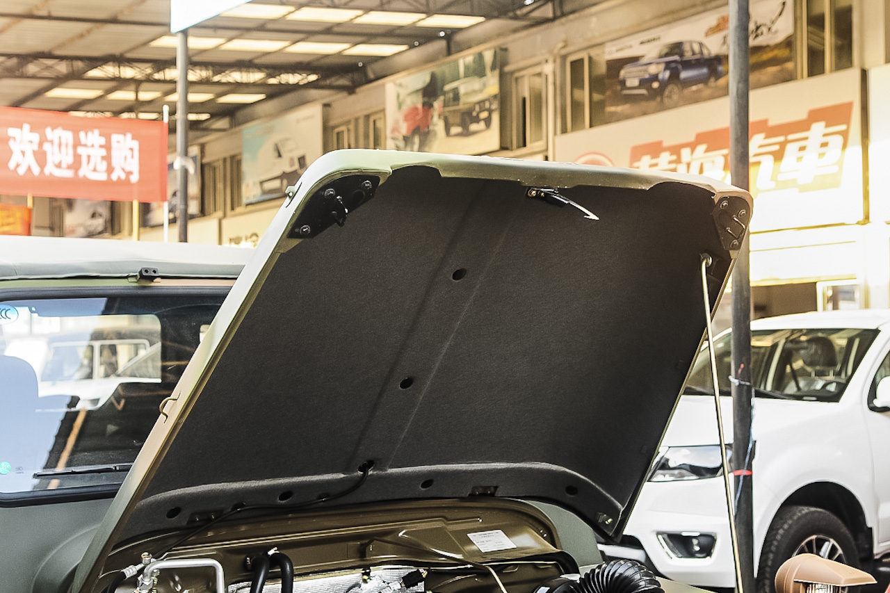 2016款BJ 212 2.0L手动方门四驱豪华型 国IV