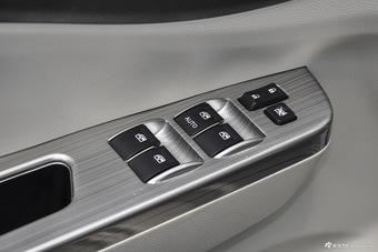 2016款风行S500 1.5L手动豪华型