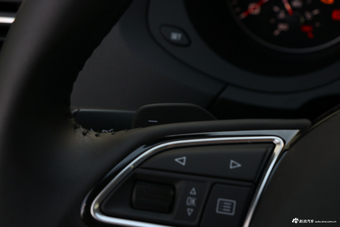 2018款奥迪Q3 30周年年型 35 TFSI时尚型