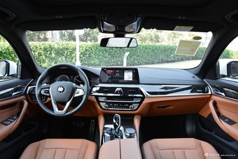 2018款宝马5系改款2.0T自动530Li领先型M运动套装图片