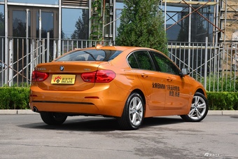 2018款宝马1系118i自动运动型