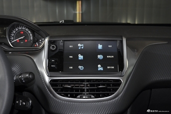 2018款标致2008 1.6L自动互联版