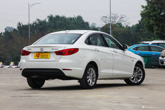 2015款绅宝D50 1.5L手动舒适超值导航版