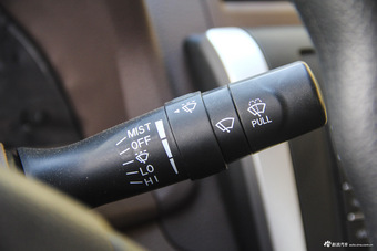 2014款众泰Z300 1.5L手动豪华型