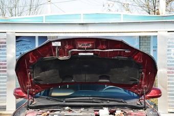 2016款本田雅阁混动2.0L自动锐尊版宝石红