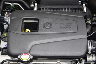 2016款长安CS15 1.5L手动尊贵版