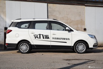 2017款北汽威旺 M50F 1.5L 手动豪华型 白色