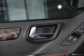 2016款上汽大通G10 2.0T自动豪华行政版