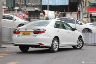 2016款凯美瑞2.0L自动十周年纪念领先版