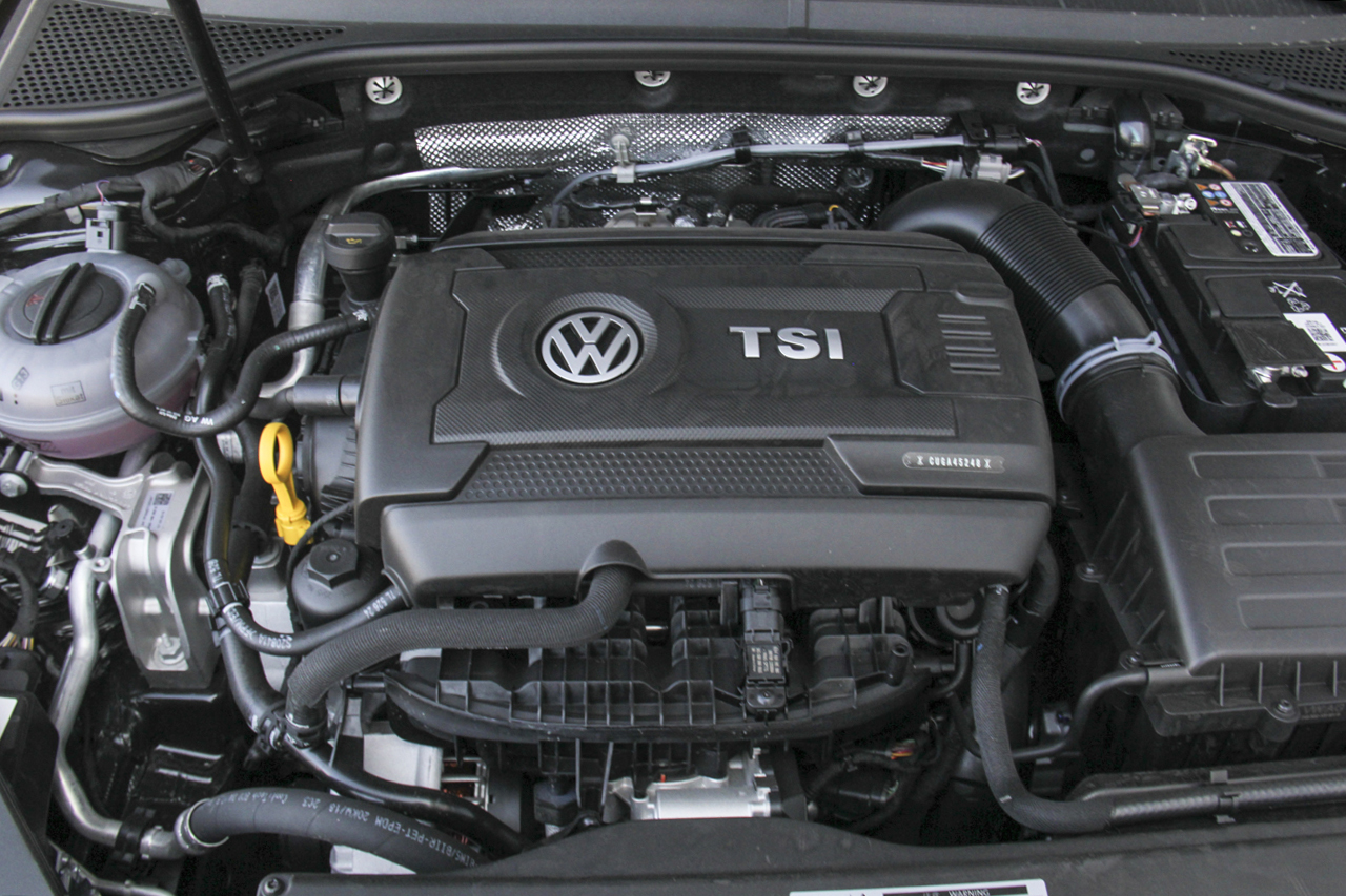 2018款迈腾改款2.0T自动380TSI DSG豪华型