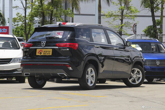 2018款宝骏530 1.8L自动豪华型