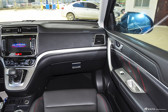 2016款哈弗H6升级版1.5T自动两驱尊贵型