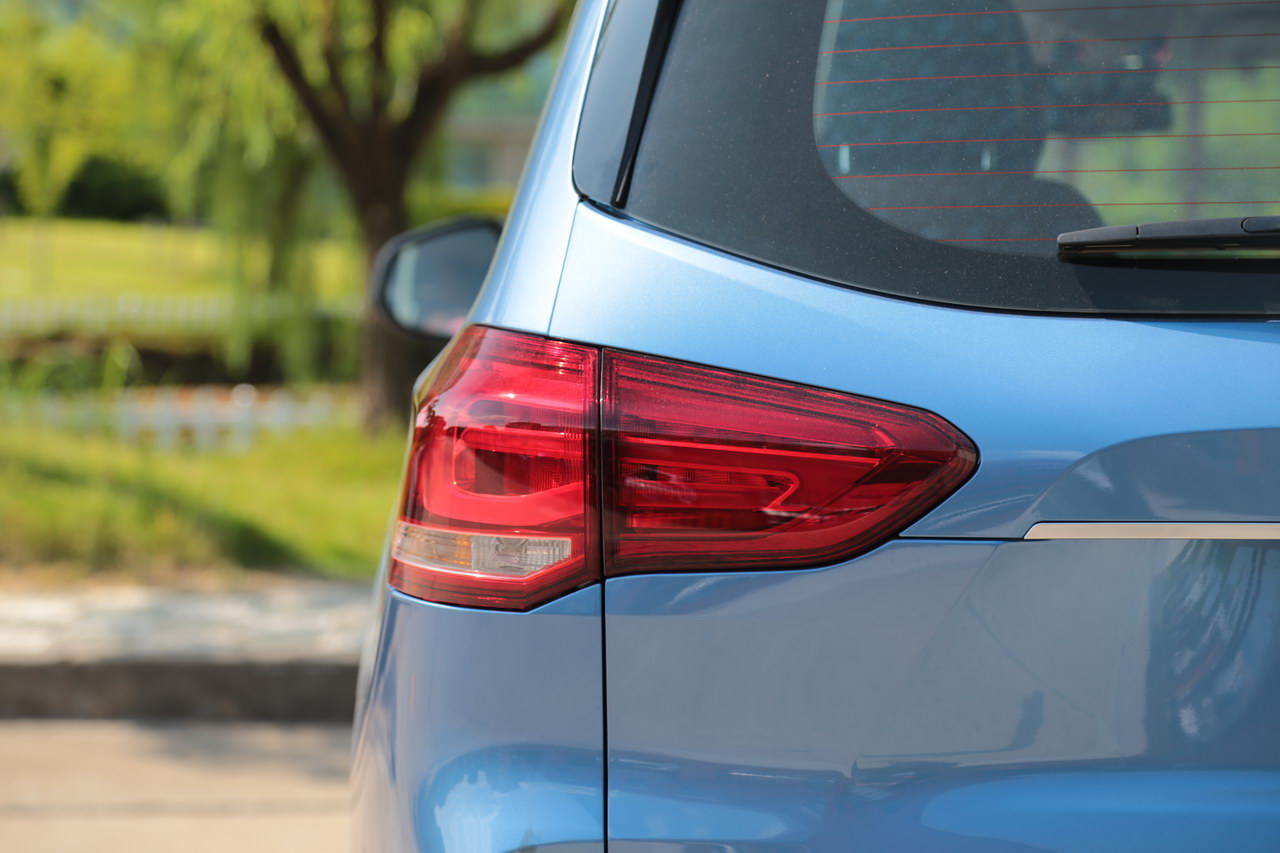 2017上汽大通D90 2.0TGI自动四驱高配版