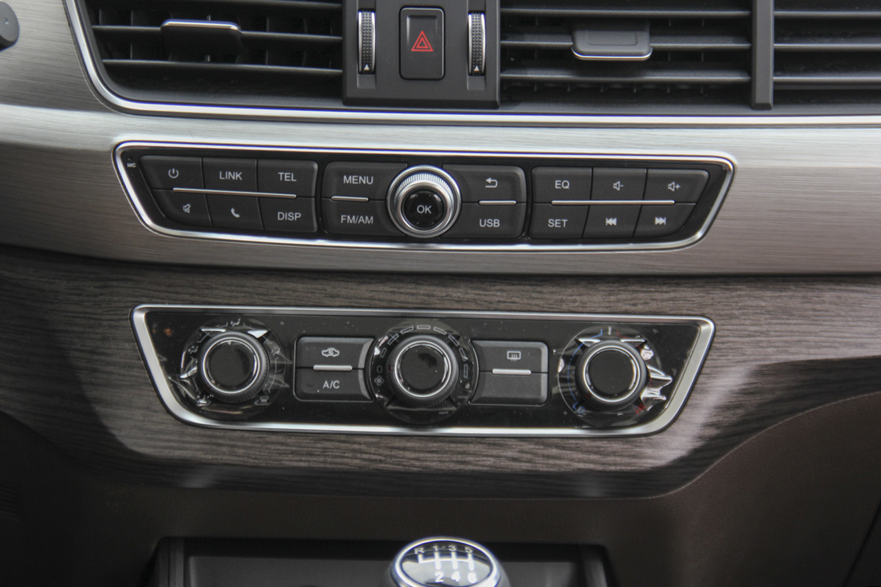 2017款景逸X6 乐享系列1.5T手动豪华型