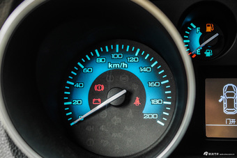 2016款萨瓦纳2.0T自动四驱汽油尊享版5座