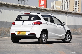2017款宝骏310 1.5L手动豪华型