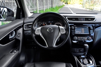 2017款逍客2.0L自动旗舰版 