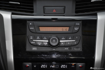 2017款纳瓦拉2.5L手动两驱旗舰版QR25