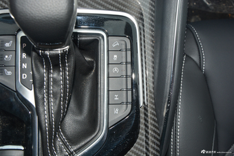 2017上汽大通D90 2.0T自动四驱北极星