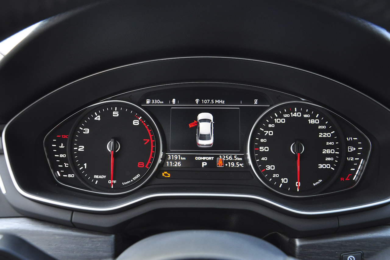 2017款奥迪A4L 2.0T自动45TFSI quattro风尚型