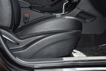 2015款众泰Z500 1.5T 自动豪华型 慕尼黑
