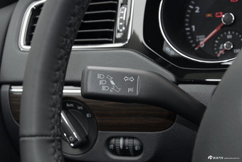 2017款速腾1.4T自动豪华型230TSI