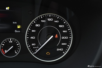 2016款宝沃BX7 2.0T自动 6座四驱旗舰型