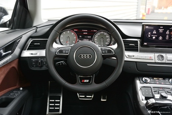 2016款奥迪S8 4.0T自动4.0TFSI quattro