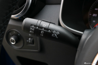 2017款名爵ZS 1.5L手动精英版 