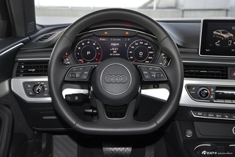 2017款奥迪A4L 2.0T自动45TFSI quattro运动型