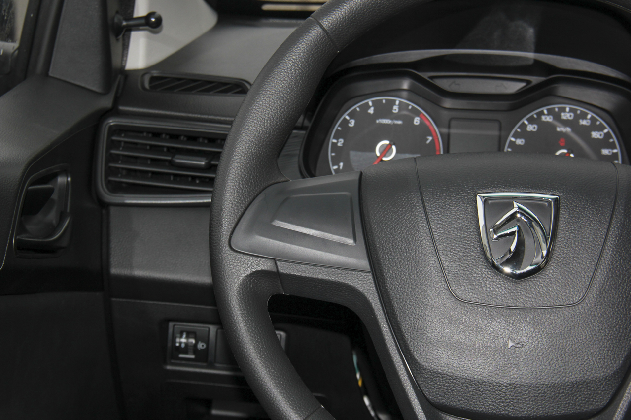 2017款宝骏310W 1.2L手动超值型