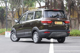 2017款启腾V60 1.5L手动豪华型