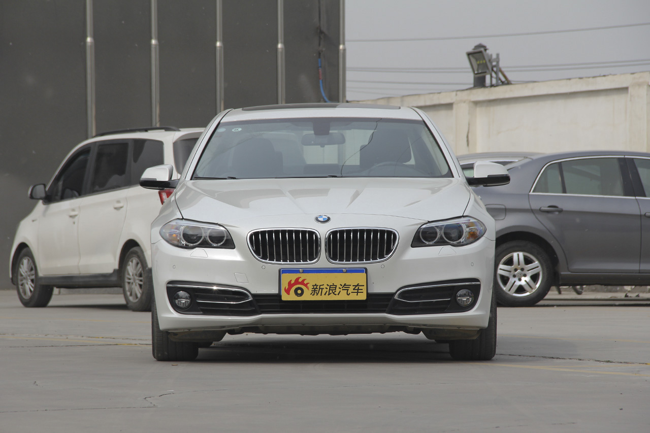 2017款宝马5系525Li 2.0T自动豪华设计套装 