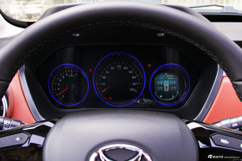 2016款北汽幻速S3L 1.5L手动尊贵型