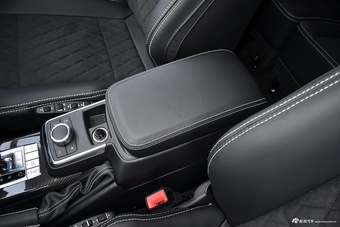 2017款奔驰G级4.0T自动G500 4x4限量版