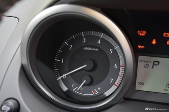 2017款丰田霸道4000 TX-L 7座中东版