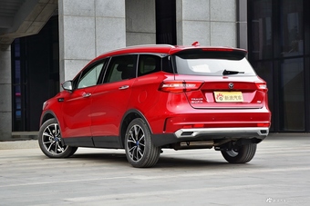 2018款君马S70 1.5T自动旗舰运动型