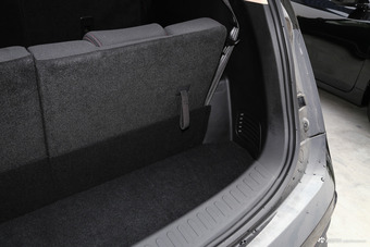 2017款宝骏560 1.5T 手动舒适型7座 