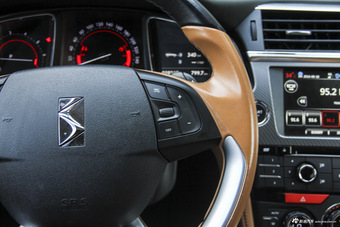 DS 6 2014款 1.6T 尊享版THP200