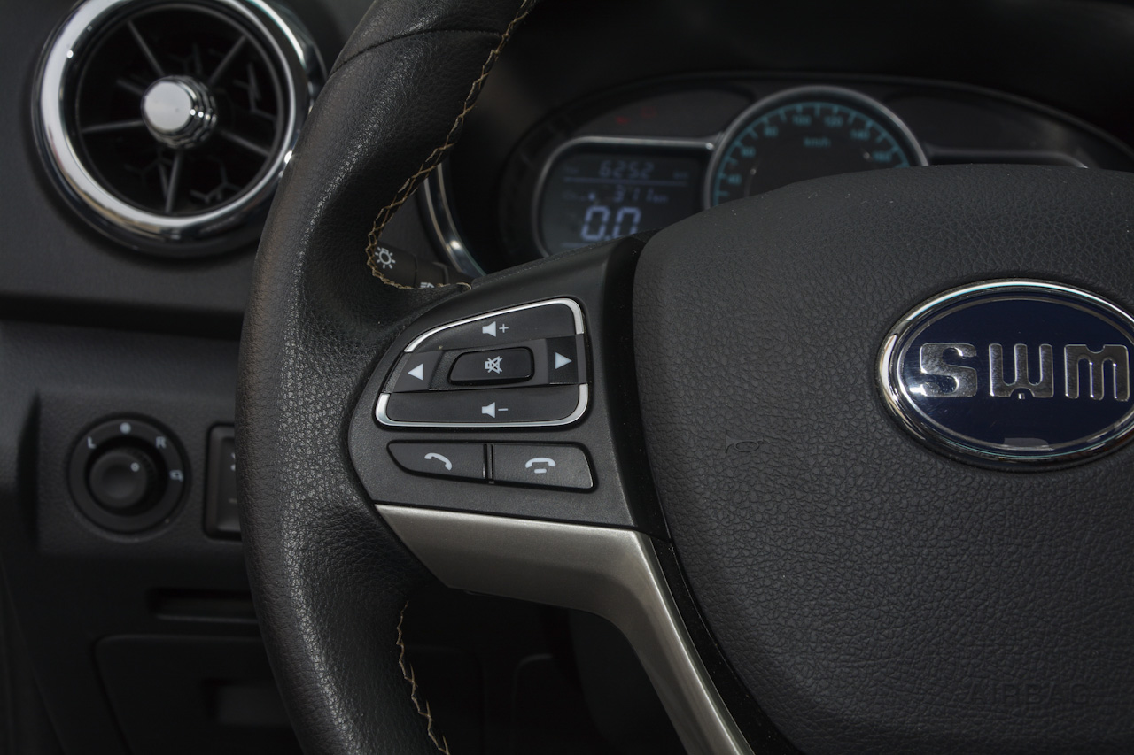 2017款斯威X3 1.5T手动时尚型