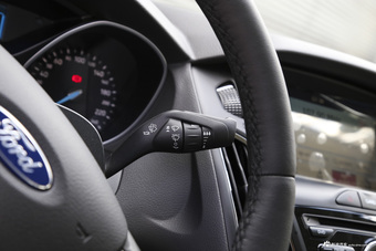 2017款福克斯两厢1.6L自动风尚型智行版