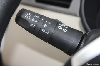 2015款启辰R50 1.6L自动豪华版