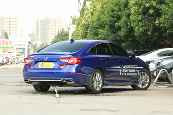 2018款雅阁1.5T自动尊贵版260TURBO