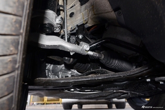 2018款宝马1系118i自动设计套装型