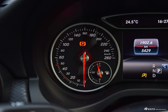 2017款奔驰A级 A200 1.6T自动动感型