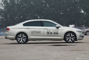  2017款迈腾2.0T自动380TSI DSG豪华型