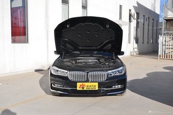 2018款宝马7系730Li 2.0T自动尊享型卓越套装