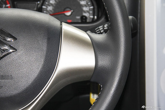 2015款吉姆尼1.3L自动Mode3导航版