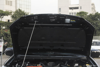 2017款五十铃mu-X 2.5T自动四驱尊享型7座