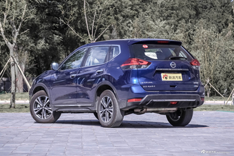  2017款奇骏2.5L自动CVT七座领先版 4WD